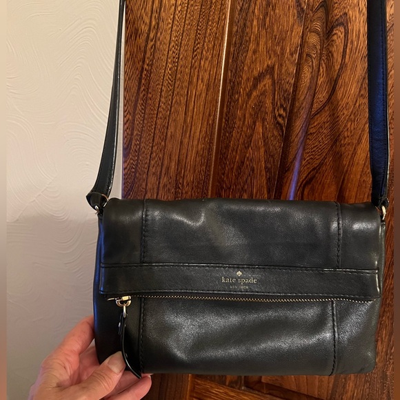 kate spade Handbags - Kate Spade 100% Black Cowhide Leather Crossbody, good condition